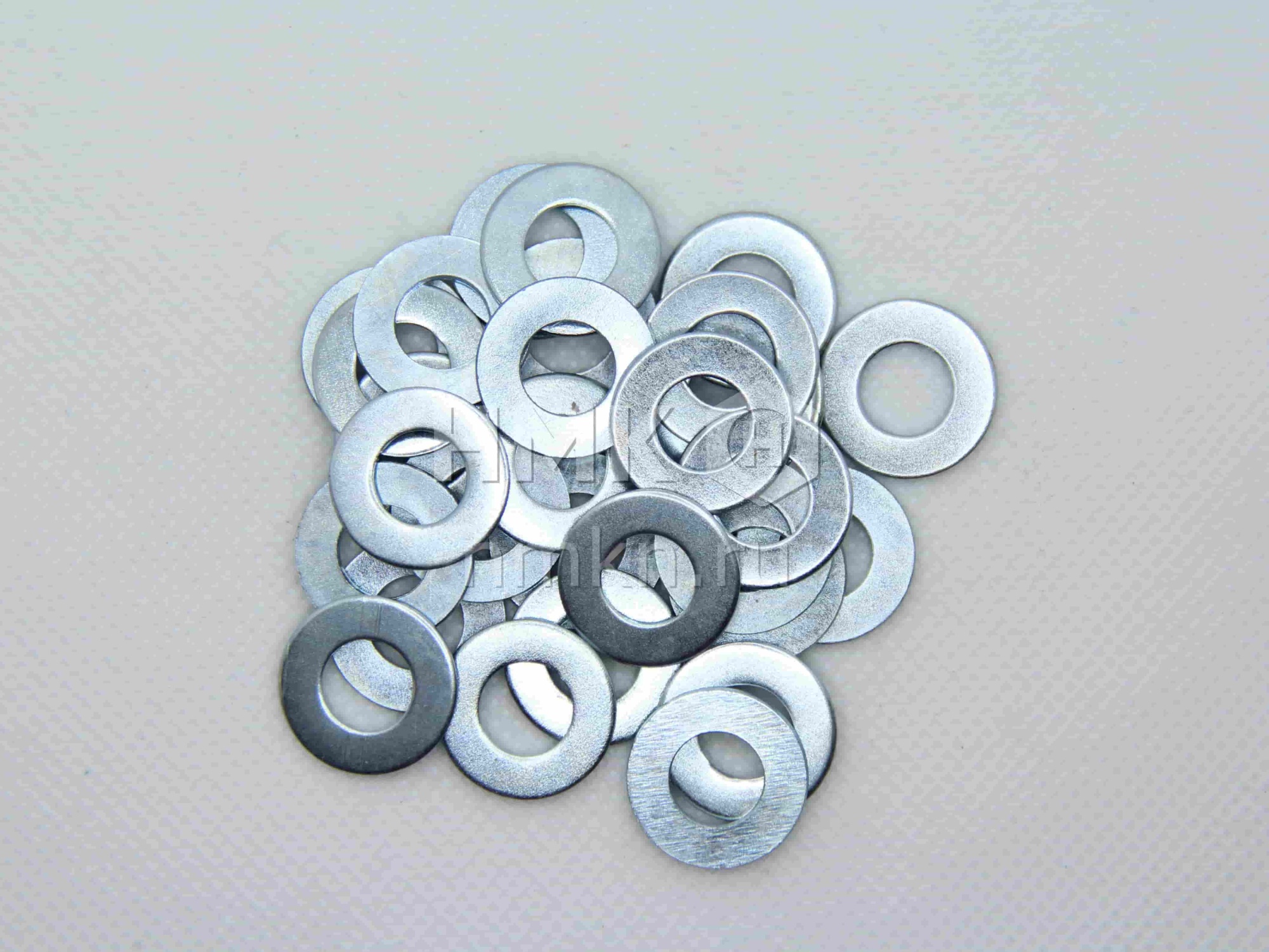 Комплект узких плоских шайб в цинке размеры 6, 8, 10, 12, 16 по 10 шт Комплект узких плоских шайб в цинке размеры 6, 8, 10, 12, 16 по 10 шт